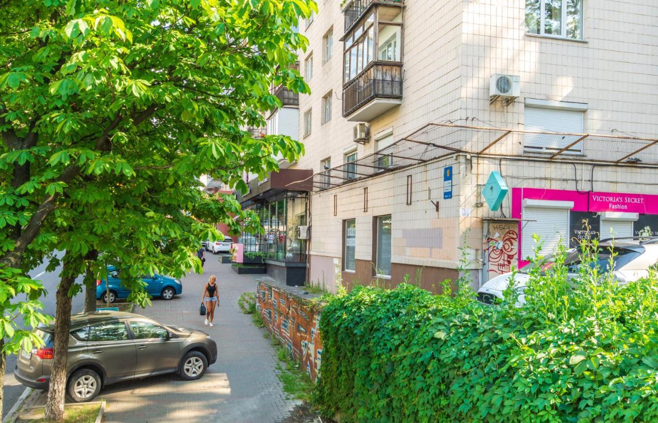 Бульвар Леси Украинки 10 Kiev Exterior foto